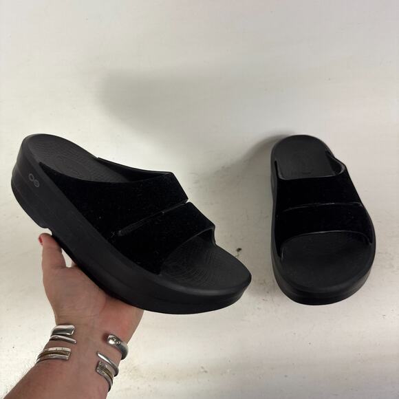 Oofos OOmega OOahh Recovery Slide Women's 9 Black Posh Slip-On Platform Sandals - Picture 1 of 9